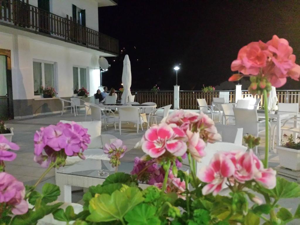 Hotel Pineta Falcade Exterior photo
